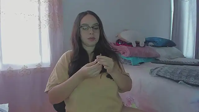 HARLEYNAPIER online show from February 8, 2026, 3:26 pm