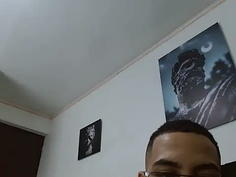 Snapshot of Hendry_ chatting on December 15, 2024, 11:31 pm Hendry online show from December 15, 2024, 11:31 pm