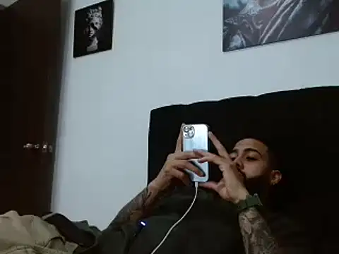 Snapshot of Hendry_ chatting on December 25, 2024, 2:46 am Hendry online show from December 25, 2024, 2:46 am