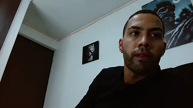 Snapshot of Hendry_ chatting on January 25, 2025, 1:10 am Hendry online show from January 25, 2025, 1:10 am