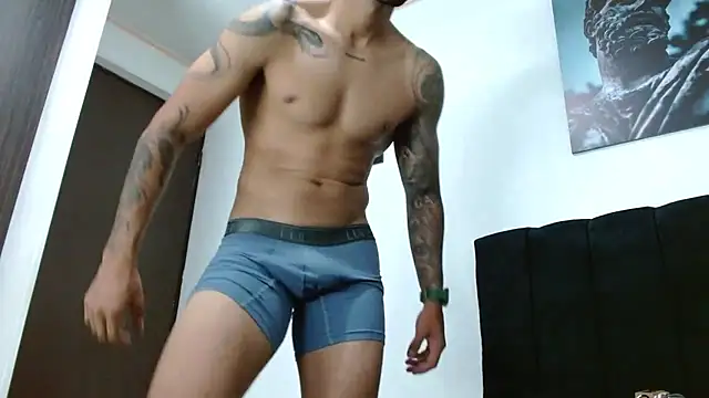 Snapshot of Hendry_ chatting on January 30, 2025, 1:33 am Hendry online show from January 30, 2025, 1:33 am