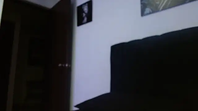 Snapshot of Hendry_ chatting on February 14, 2025, 11:42 pm Hendry online show from February 14, 2025, 11:42 pm