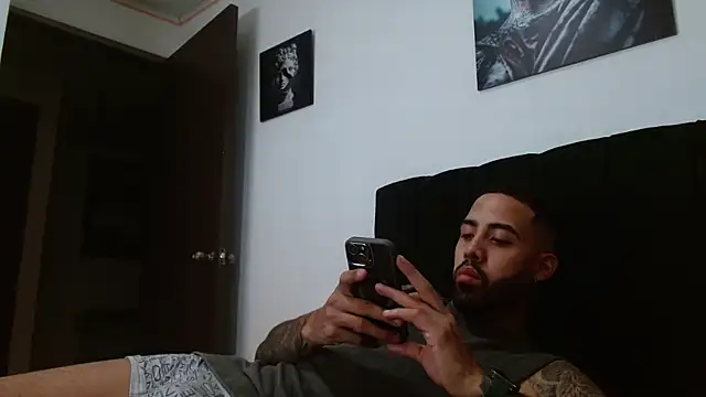 Snapshot of Hendry_ chatting on February 21, 2025, 2:06 am Hendry online show from February 21, 2025, 2:06 am