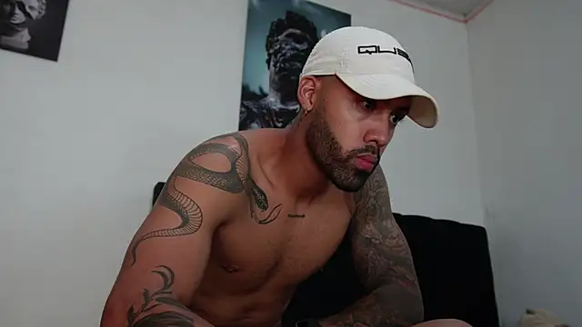 Snapshot of Hendry_ chatting on February 22, 2025, 1:33 am Hendry online show from February 22, 2025, 1:33 am