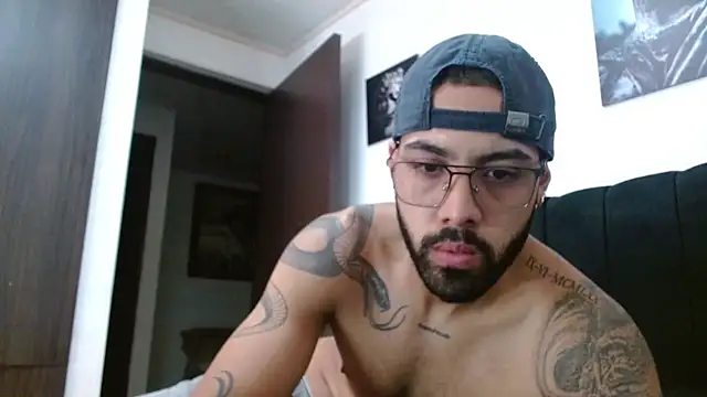 Snapshot of Hendry_ chatting on March 8, 2025, 1:50 am Hendry online show from March 8, 2025, 1:50 am