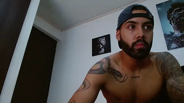 Snapshot of Hendry_ chatting on March 8, 2025, 4:56 am Hendry online show from March 8, 2025, 4:56 am