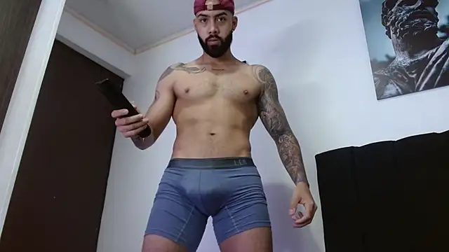 Snapshot of Hendry_ chatting on March 22, 2025, 11:53 pm Hendry online show from March 22, 2025, 11:53 pm