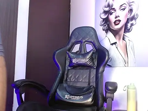 Snapshot of Hendry_ chatting on September 9, 2025, 3:28 am Hendry online show from September 9, 2025, 3:28 am