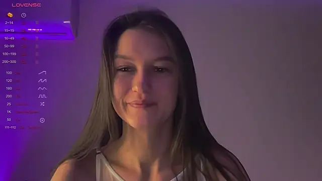 Snapshot of Alice__grace chatting on February 11, 2025, 4:13 pm Alice grace online show from February 11, 2025, 4:13 pm