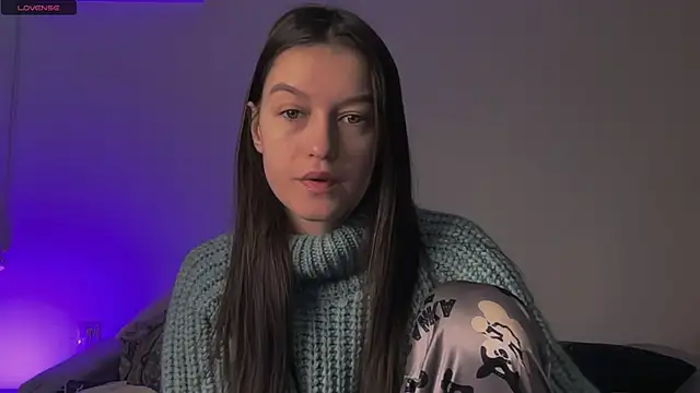 Snapshot of Alice__grace chatting on February 19, 2025, 2:23 pm Alice grace online show from February 19, 2025, 2:23 pm