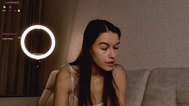 Snapshot of Alice__grace chatting on October 9, 2025, 8:07 pm Alice grace online show from October 9, 2025, 8:07 pm