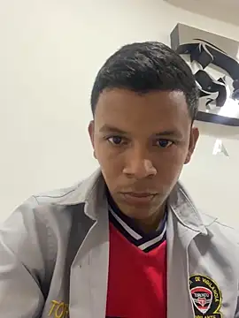 Snapshot of Onel9701 chatting on February 21, 2026, 1:45 pm Onel9701 online show from February 21, 2026, 1:45 pm