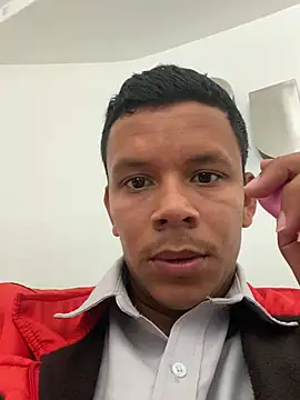 Snapshot of Onel9701 chatting on February 28, 2026, 1:12 pm Onel9701 online show from February 28, 2026, 1:12 pm