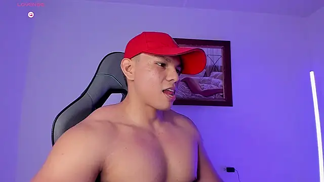 Snapshot of RoyConstance chatting on January 11, 2026, 3:55 am RoyConstance online show from January 11, 2026, 3:55 am