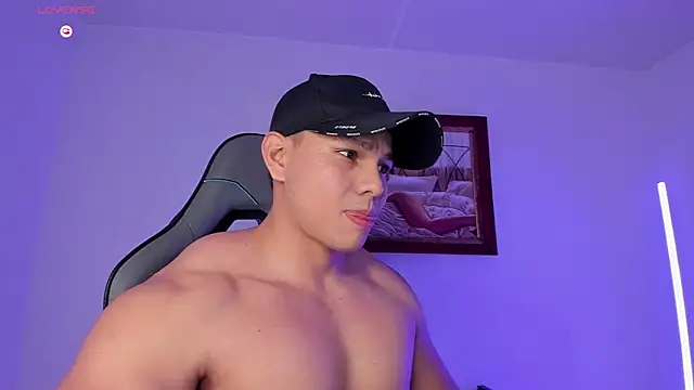 Snapshot of RoyConstance chatting on January 14, 2026, 3:23 am RoyConstance online show from January 14, 2026, 3:23 am