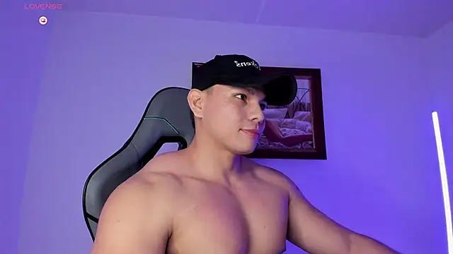 Snapshot of RoyConstance chatting on January 15, 2026, 4:28 am RoyConstance online show from January 15, 2026, 4:28 am