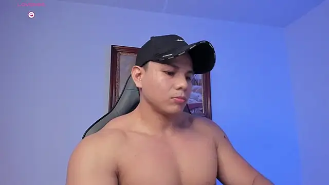 Snapshot of RoyConstance chatting on March 3, 2026, 3:12 am RoyConstance online show from March 3, 2026, 3:12 am