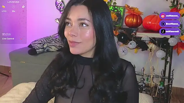 Snapshot of Soffimoon_ chatting on November 12, 2025, 11:25 pm Soffimoon online show from November 12, 2025, 11:25 pm