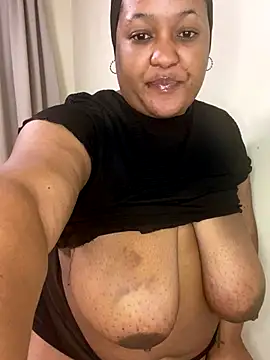 Missmoox24 online show from September 30, 2025, 11:32 pm