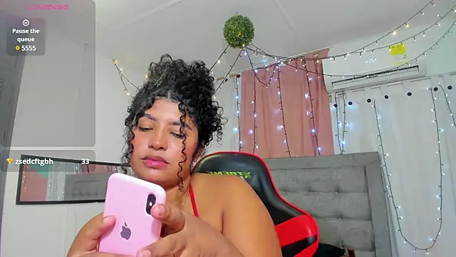 valentina 0  online show from January 30, 2025, 9:57 am