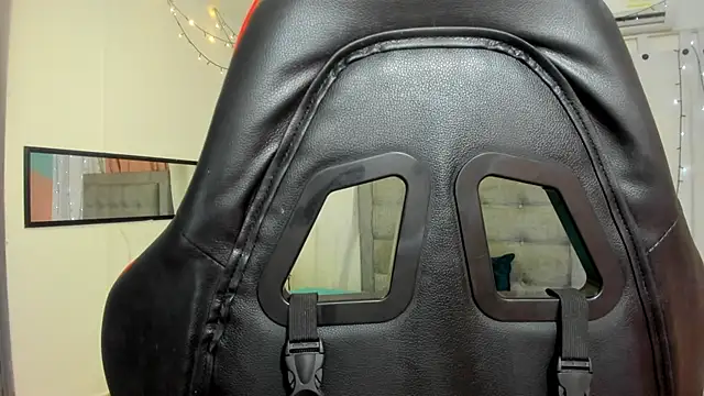 valentina 0  online show from February 14, 2025, 9:45 am