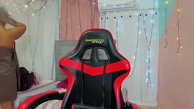 valentina 0  online show from March 14, 2025, 3:26 am