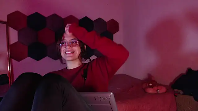 liz-beths online show from March 18, 2025, 12:16 am