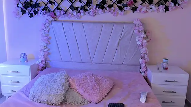 Snapshot of baby_kaliope chatting on December 12, 2024, 1:17 pm baby kaliope online show from December 12, 2024, 1:17 pm