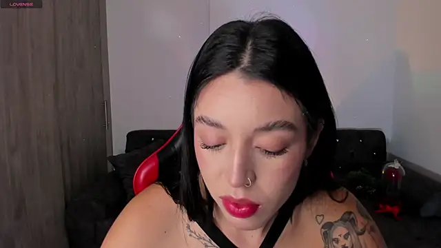 zoee jackson online show from March 31, 2026, 11:38 pm