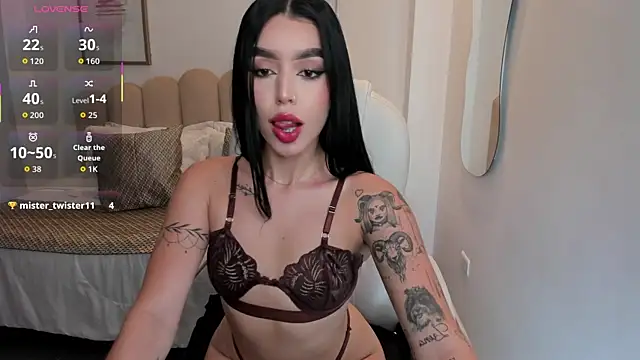 zoee jackson online show from May 20, 2026, 7:42 pm