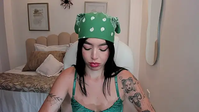 zoee jackson online show from May 21, 2026, 7:32 pm