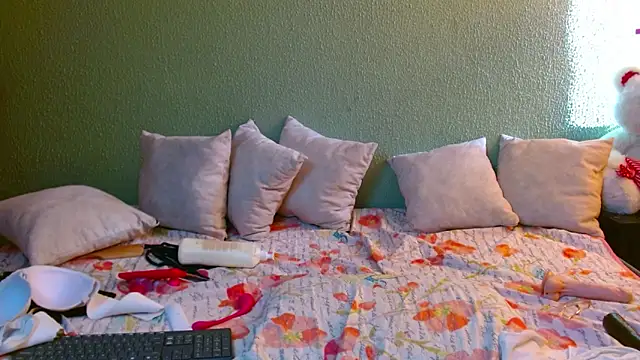 MirandaDream2 online show from January 19, 2025, 8:51 pm