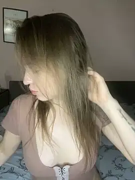 Snapshot of EdnaBradley chatting on October 14, 2025, 2:51 pm EdnaBradley online show from October 14, 2025, 2:51 pm