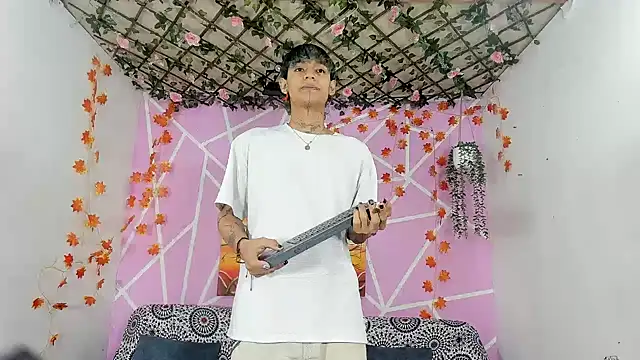 Snapshot of Fresahot2005 chatting on November 22, 2025, 10:14 am Fresahot2005 online show from November 22, 2025, 10:14 am