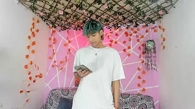 Snapshot of Fresahot2005 chatting on December 1, 2025, 2:22 pm Fresahot2005 online show from December 1, 2025, 2:22 pm