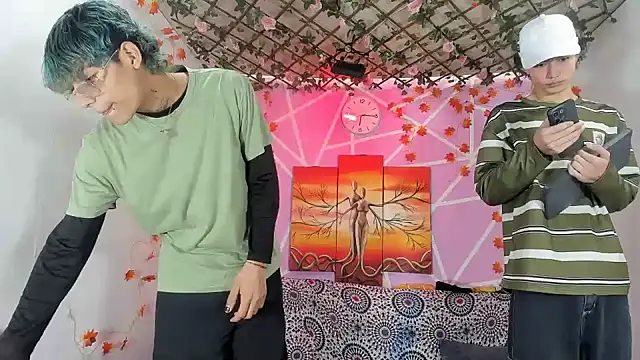 Snapshot of Fresahot2005 chatting on December 2, 2025, 2:01 pm Fresahot2005 online show from December 2, 2025, 2:01 pm