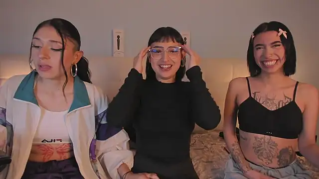 Cintya Kros online show from February 1, 2025, 4:56 am