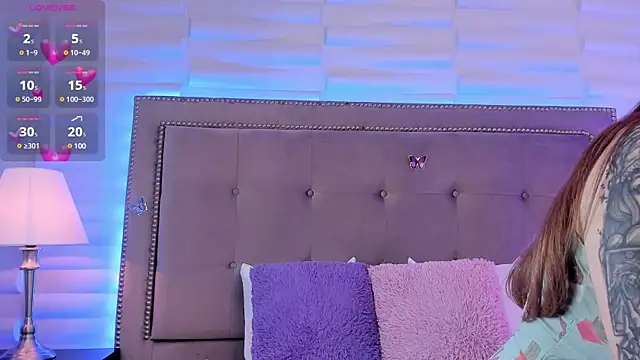 Liz grey  online show from February 7, 2025, 1:15 am