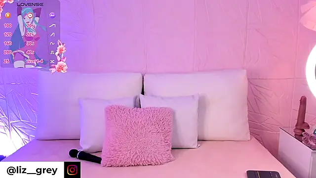 Liz grey  online show from October 15, 2025, 3:17 am