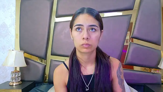 Snapshot of NicoleEsposito chatting on November 12, 2025, 12:49 pm NicoleEsposito online show from November 12, 2025, 12:49 pm