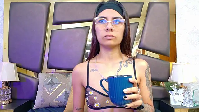 Snapshot of NicoleEsposito chatting on January 7, 2026, 12:40 pm NicoleEsposito online show from January 7, 2026, 12:40 pm