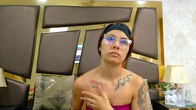 Snapshot of NicoleEsposito chatting on January 9, 2026, 12:41 pm NicoleEsposito online show from January 9, 2026, 12:41 pm