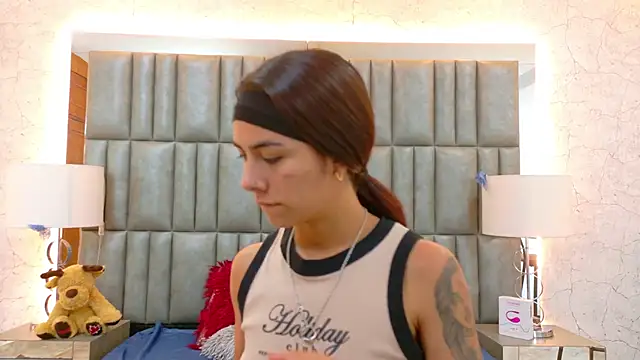 Snapshot of NicoleEsposito chatting on January 13, 2026, 1:22 am NicoleEsposito online show from January 13, 2026, 1:22 am