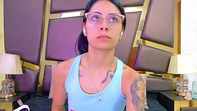 Snapshot of NicoleEsposito chatting on February 2, 2026, 12:48 pm NicoleEsposito online show from February 2, 2026, 12:48 pm