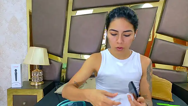 Snapshot of NicoleEsposito chatting on February 3, 2026, 1:27 pm NicoleEsposito online show from February 3, 2026, 1:27 pm