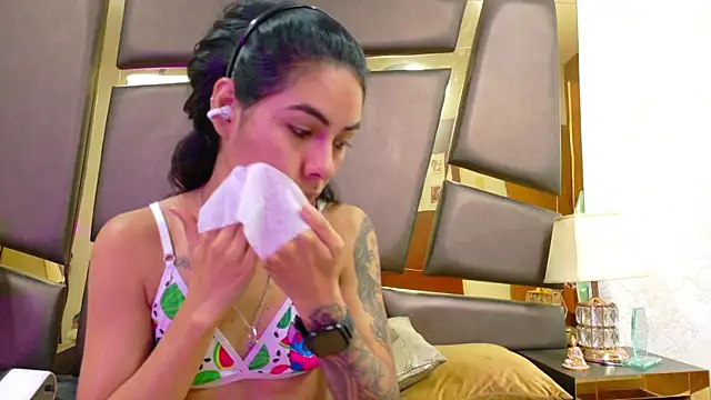 Snapshot of NicoleEsposito chatting on February 4, 2026, 12:55 pm NicoleEsposito online show from February 4, 2026, 12:55 pm