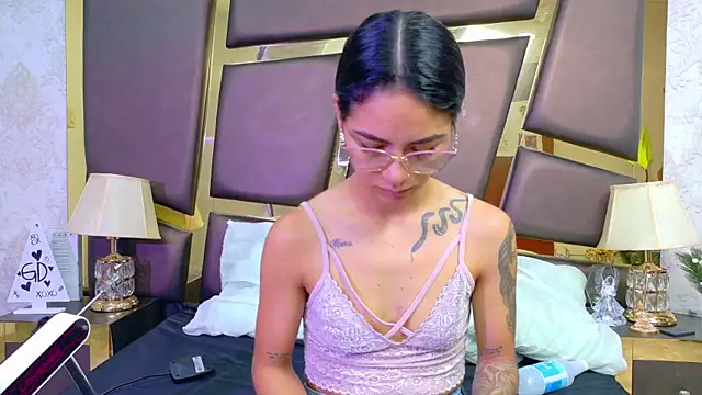 Snapshot of NicoleEsposito chatting on February 27, 2026, 12:38 pm NicoleEsposito online show from February 27, 2026, 12:38 pm