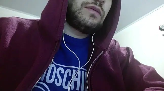 camiloking1720 online show from March 10, 2025, 4:28 am