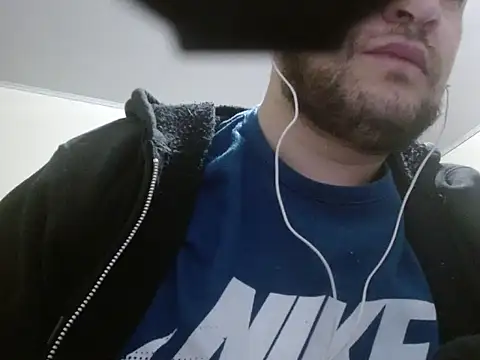 camiloking1720 online show from September 21, 2025, 12:01 am