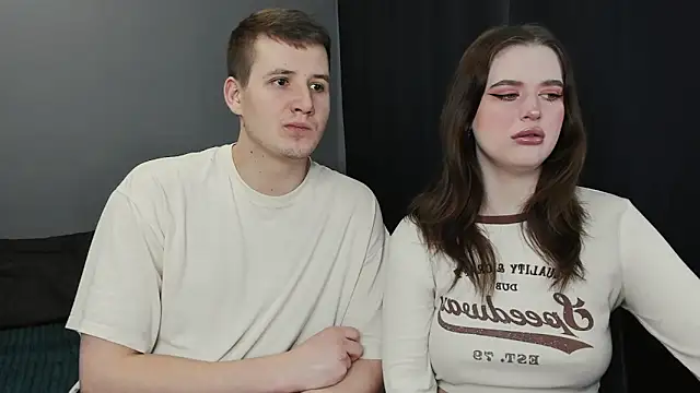 Snapshot of Pinku_kitsune chatting on February 26, 2025, 3:21 am Pinku kitsune online show from February 26, 2025, 3:21 am